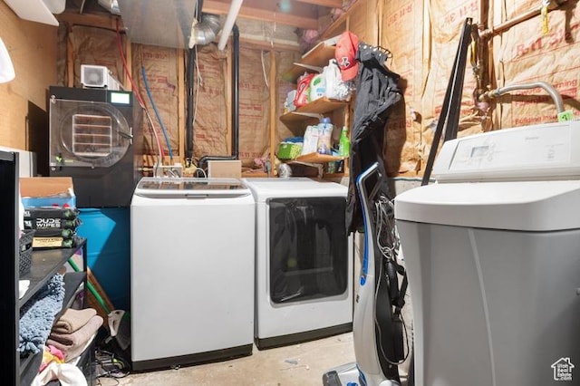 3186 W 5925 S, Roy, UT 84067 - laundry area with washer and clothes dryer