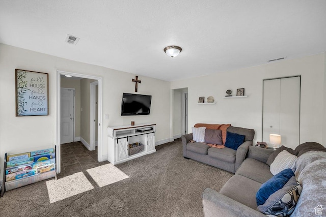 183 W 200 N, Hurricane, UT 84737 - living room with carpet flooring and baseboards