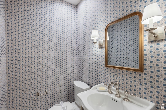1449 Annie Cir N, Alpine, UT 84004 - bathroom featuring toilet, a sink, and wallpapered walls