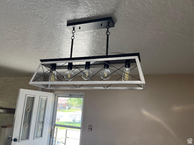 552 W 1200 N, Lehi, UT 84043 - detailed view of a chandelier