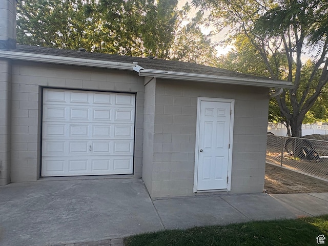 552 W 1200 N, Lehi, UT 84043 - garage featuring driveway