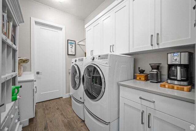 97 S 495 W, Ivins, UT 84738 - laundry area with separate washer and dryer, cabinet space, and wood finished floors