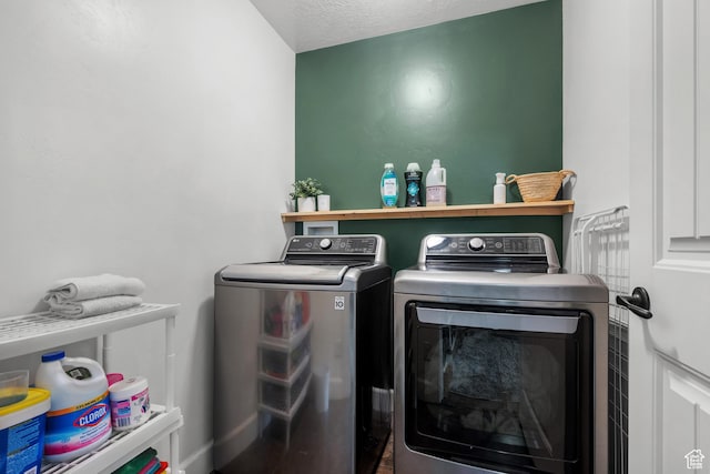 1146 S 2880 E, Spanish Fork, UT 84660 - washroom with washer and dryer and a textured ceiling