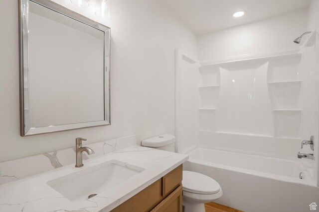 1098 N 1900 W, St George, UT 84770 - bathroom with toilet, vanity, and bathing tub / shower combination
