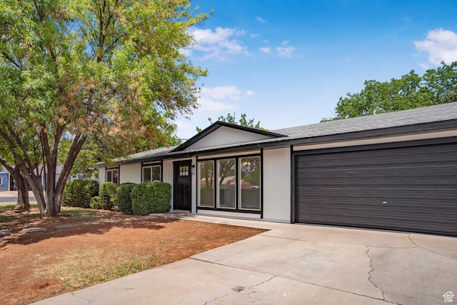 1098 N 1900 W, St George, UT 84770 - ranch-style house featuring an attached garage and concrete driveway