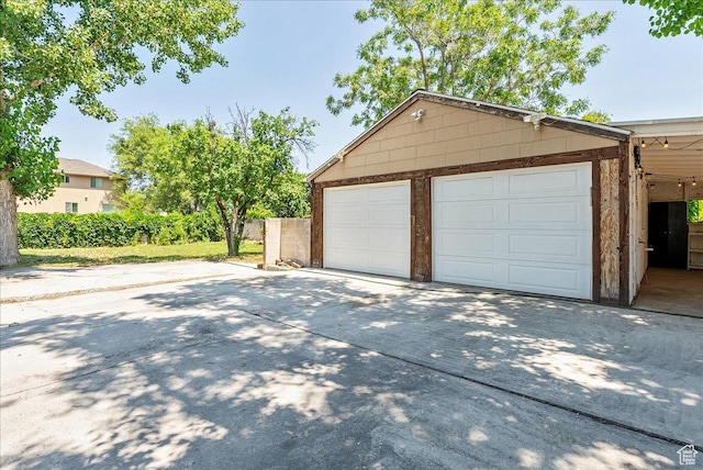 6 W Miller St S, Salt Lake City, UT 84107 - garage featuring driveway