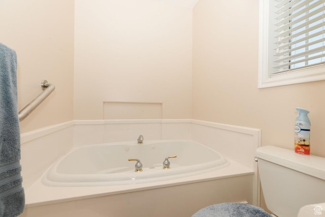 831 S 1150 E, Preston, ID 83263 - full bathroom featuring a bath and toilet