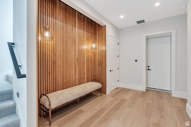 3943 N Foothill Dr, Provo, UT 84604 - foyer featuring light wood-style floors, baseboards, and recessed lighting