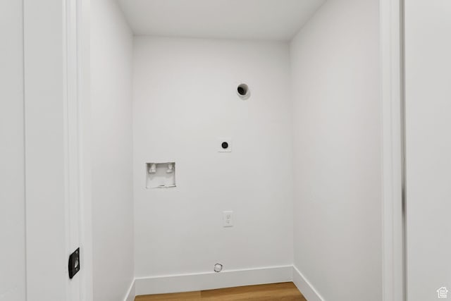 155 W 800 N, Spanish Fork, UT 84660 - laundry room featuring electric dryer hookup, washer hookup, baseboards, light wood-type flooring, and gas dryer hookup