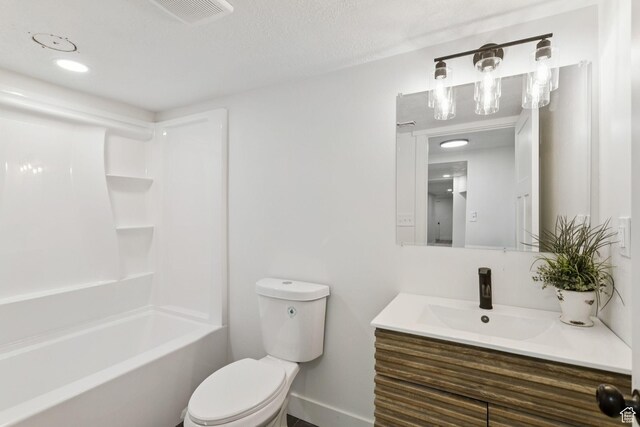 155 W 800 N, Spanish Fork, UT 84660 - full bathroom with toilet, vanity, bathtub / shower combination, baseboards, and recessed lighting