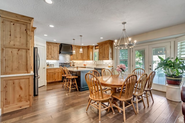 849 N 400 E, Springville, UT 84663 - dining space with plenty of natural light, hardwood / wood-style floors, a chandelier, a textured ceiling, and recessed lighting