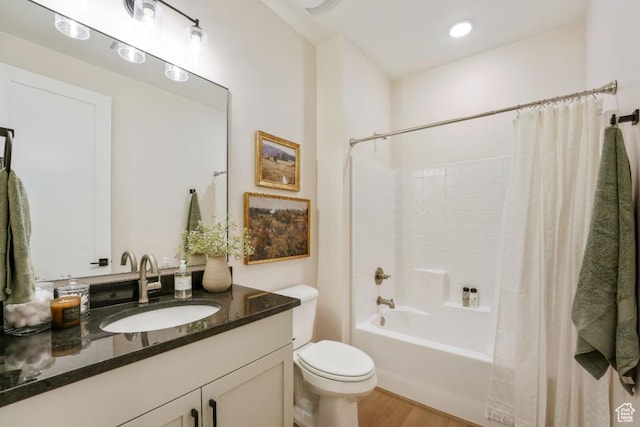 1367 N Daylight St Unit 16, Washington, UT 84780 - full bath with vanity, shower / bath combination with curtain, toilet, and wood finished floors