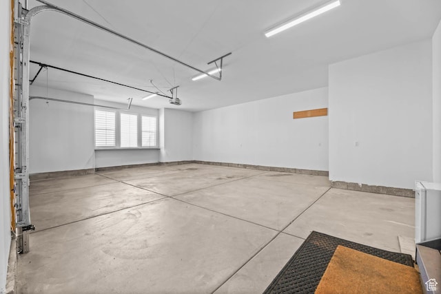 9447 N Arrowhead Dr, Eagle Mountain, UT 84005 - view of garage