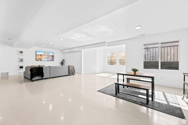 9447 N Arrowhead Dr, Eagle Mountain, UT 84005 - living area featuring recessed lighting