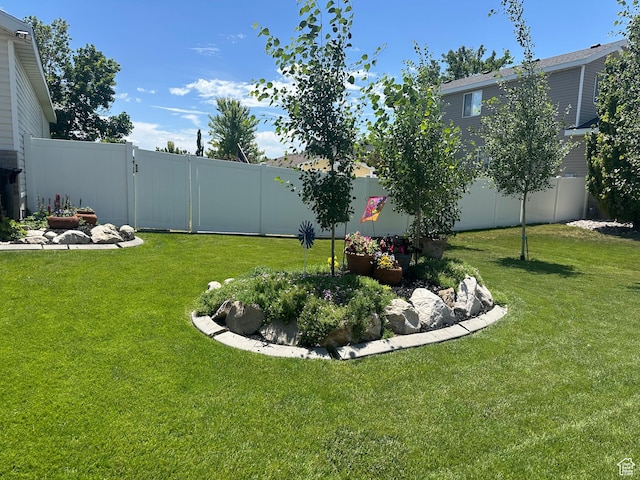 3863 W Augusta Dr S, Syracuse, UT 84075 - view of yard