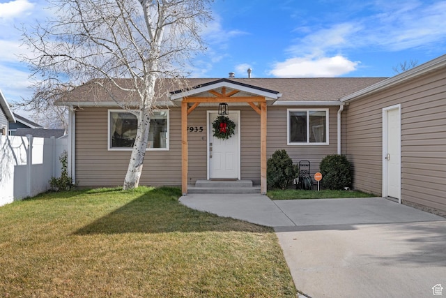 7935 S 2800 W, West Jordan, UT 84088 - bungalow-style house with a front lawn and a shingled roof