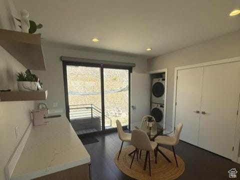 795 E Miner Way, Hideout, UT 84036 - dining area with stacked washing machine and dryer, recessed lighting, and dark wood finished floors