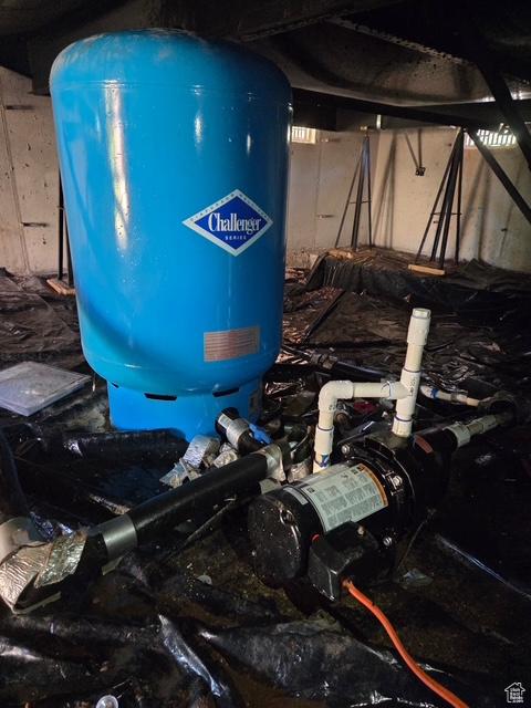 6430 S 37280 W Unit 40, Fruitland, UT 84027 - detailed view of a water pressure tank