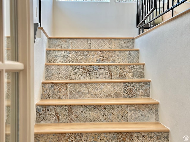 5862 S Ayrshire Dr, Murray, UT 84107 - view of staircase