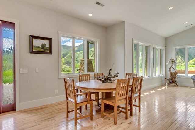 370 S Got Teeth Ln E, Emigration Canyon, UT 84108 - dining area with plenty of natural light, light wood-type flooring, recessed lighting, and vaulted ceiling