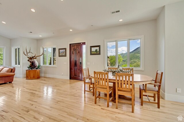 370 S Got Teeth Ln E, Emigration Canyon, UT 84108 - dining space with light wood-style flooring and recessed lighting
