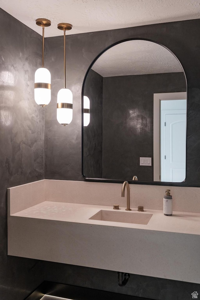 2795 E Palma Way, Cottonwood Heights, UT 84121 - bathroom featuring vanity