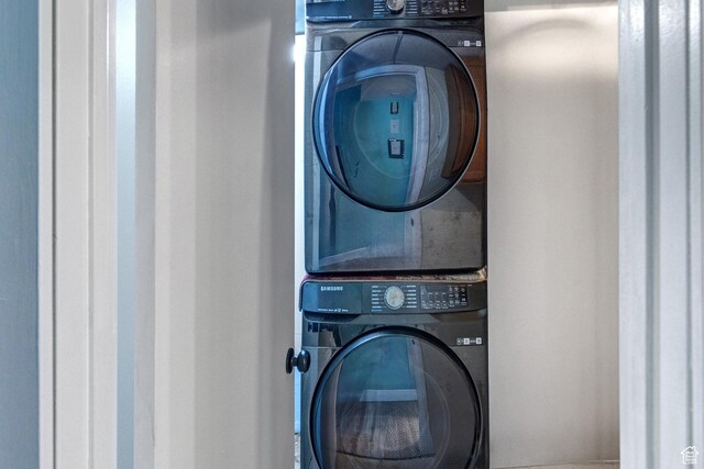 2953 W Wildflower Ct Unit 35, Park City, UT 84098 - washroom featuring stacked washer / dryer