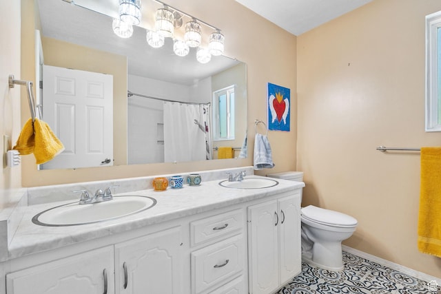2673 E Toni Cir S, Cottonwood Heights, UT 84121 - bathroom with double vanity and curtained shower