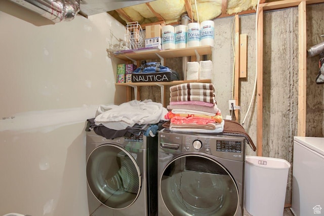 2595 W 4000 S, Roy, UT 84067 - washroom featuring washer and dryer