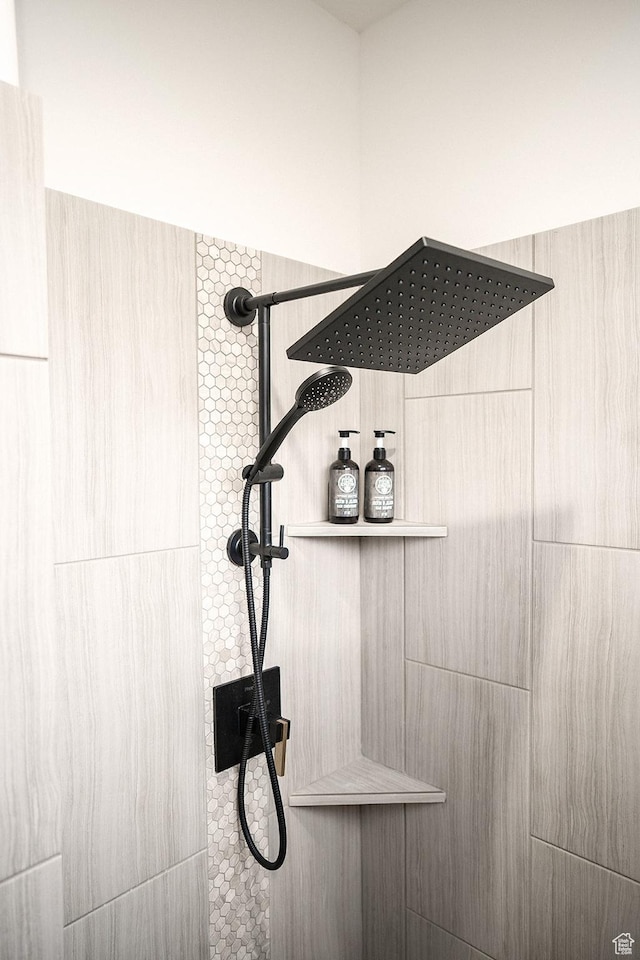 1060 N Ocotillo Dr, Washington, UT 84780 - bathroom view of a tile shower