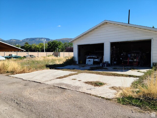 48 N Main St, Ephraim, UT 84627 - detached garage featuring a mountain view