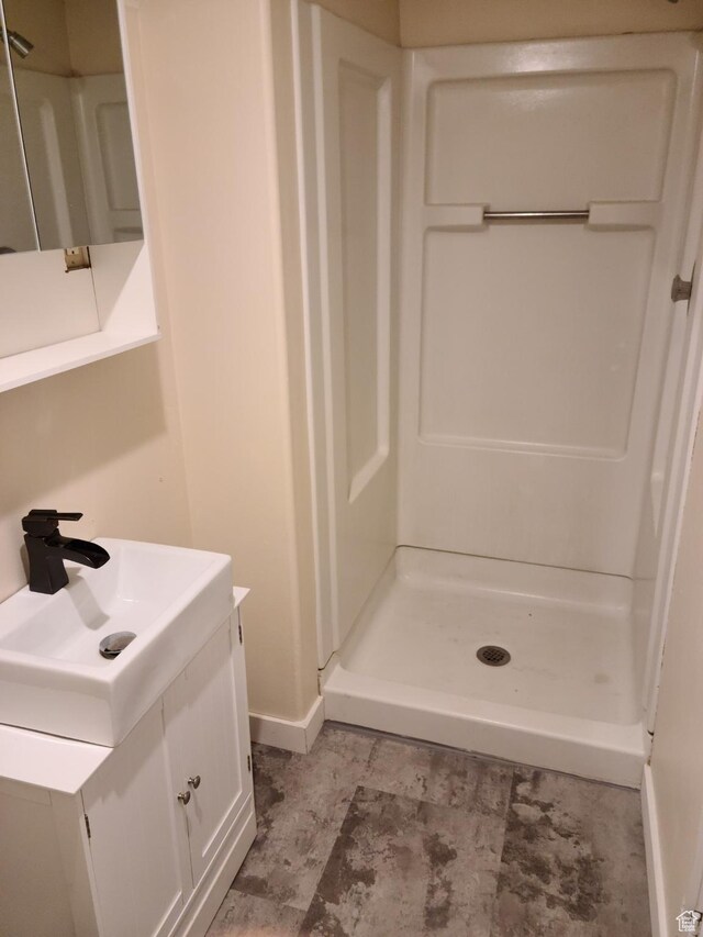 48 N Main St, Ephraim, UT 84627 - full bath featuring a stall shower and vanity