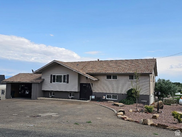 675 W 3300 N, Vernal, UT 84078 - split foyer home with an attached garage