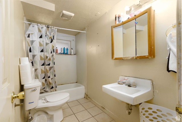 577 W 400 S, Hurricane, UT 84737 - full bath with tile patterned flooring, shower / tub combo with curtain, and a textured ceiling