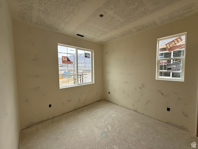 895 W Hobble Creek Ct S Unit 90, Springville, UT 84663 - unfurnished room featuring healthy amount of natural light