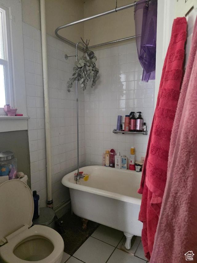 423 E 1st Ave N, Salt Lake City, UT 84103 - bathroom with tile patterned floors and tile walls