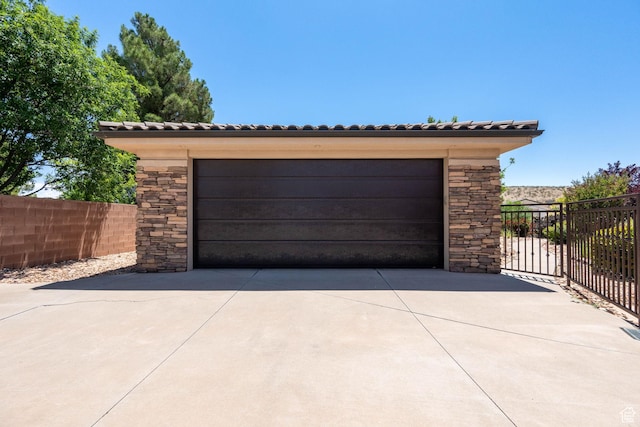 1285 Summerwood Cir, Santa Clara, UT 84765 - detached garage featuring concrete driveway