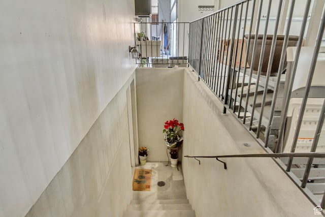 338 S Holdaway Rd, Vineyard, UT 84059 - view of stairs