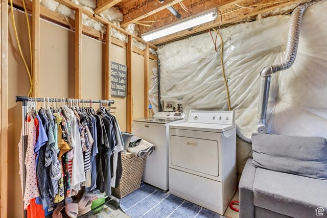338 S Holdaway Rd, Vineyard, UT 84059 - laundry room featuring independent washer and dryer