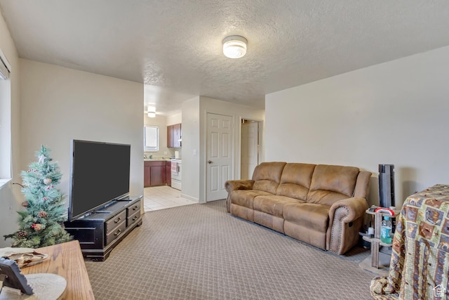 41 S 200 E, Santaquin, UT 84655 - living area with light carpet and a textured ceiling