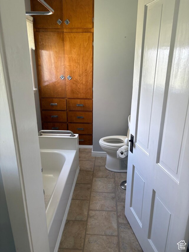 279 E 50 N, Moroni, UT 84646 - bathroom with a tub and stone finish flooring