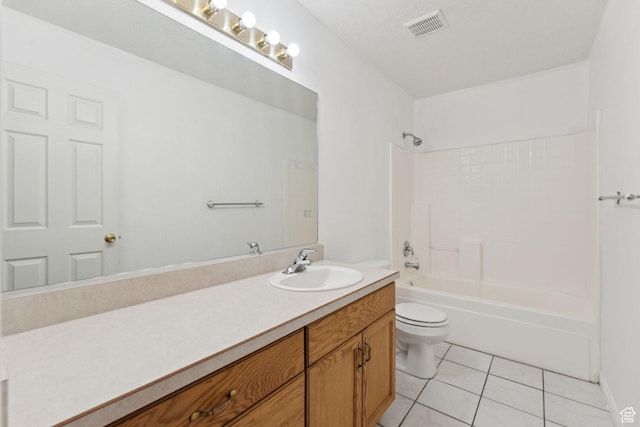 827 S 1030 W, Richfield, UT 84701 - bathroom with tile patterned floors, vanity, and bathtub / shower combination
