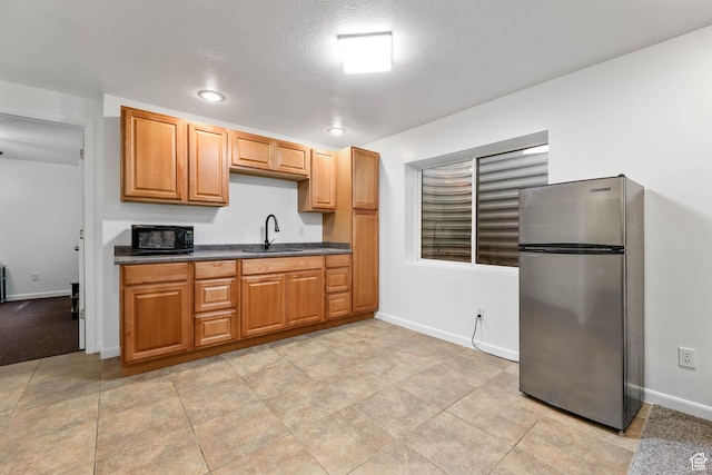 10314 S 3970 W, South Jordan, UT 84009 - kitchen featuring freestanding refrigerator, black microwave, dark countertops, and recessed lighting