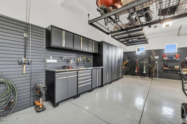 8960 Parleys Ln, Park City, UT 84098 - bar area with a high ceiling