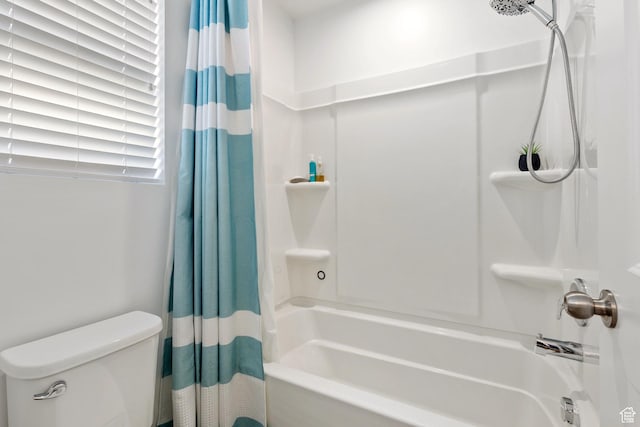 743 W 950 S, Springville, UT 84663 - full bath with shower / bath combination with curtain and toilet