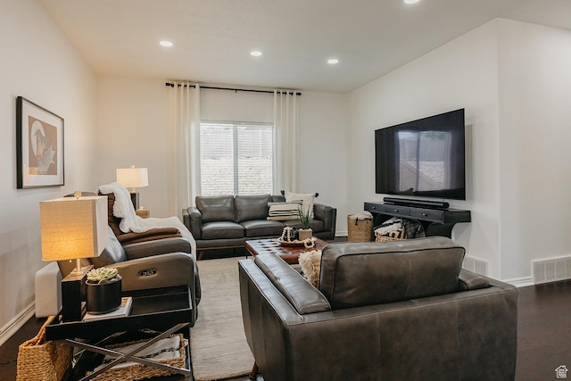 480 Firestone Dr, Santaquin, UT 84655 - living room featuring baseboards and recessed lighting