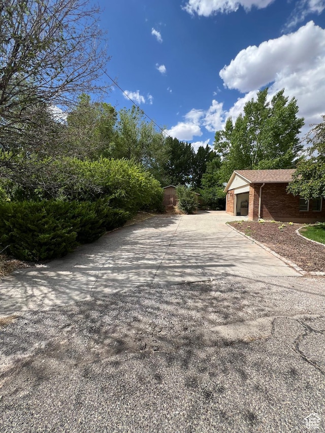 90 W 640 N, Richfield, UT 84701 - view of concrete driveway