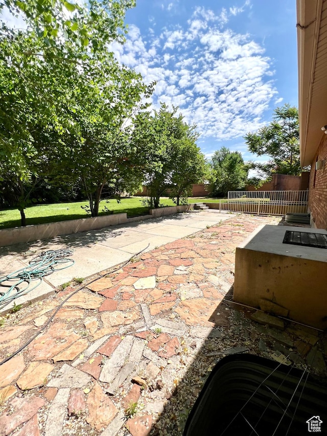 90 W 640 N, Richfield, UT 84701 - view of patio