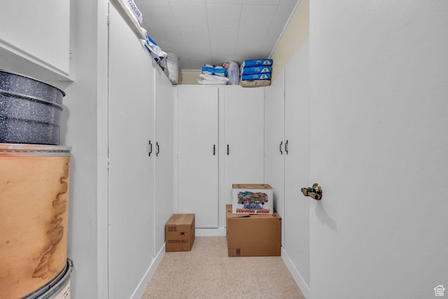 315 E Oak Ln, Kaysville, UT 84037 - walk in closet featuring carpet floors
