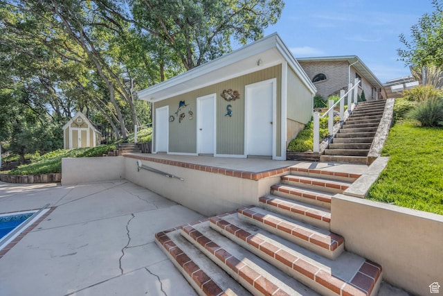 315 E Oak Ln, Kaysville, UT 84037 - doorway to property featuring a patio